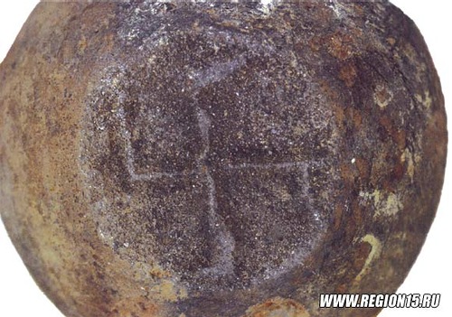 Горшок, обнаруженный на раскопках в Северной Осетии.